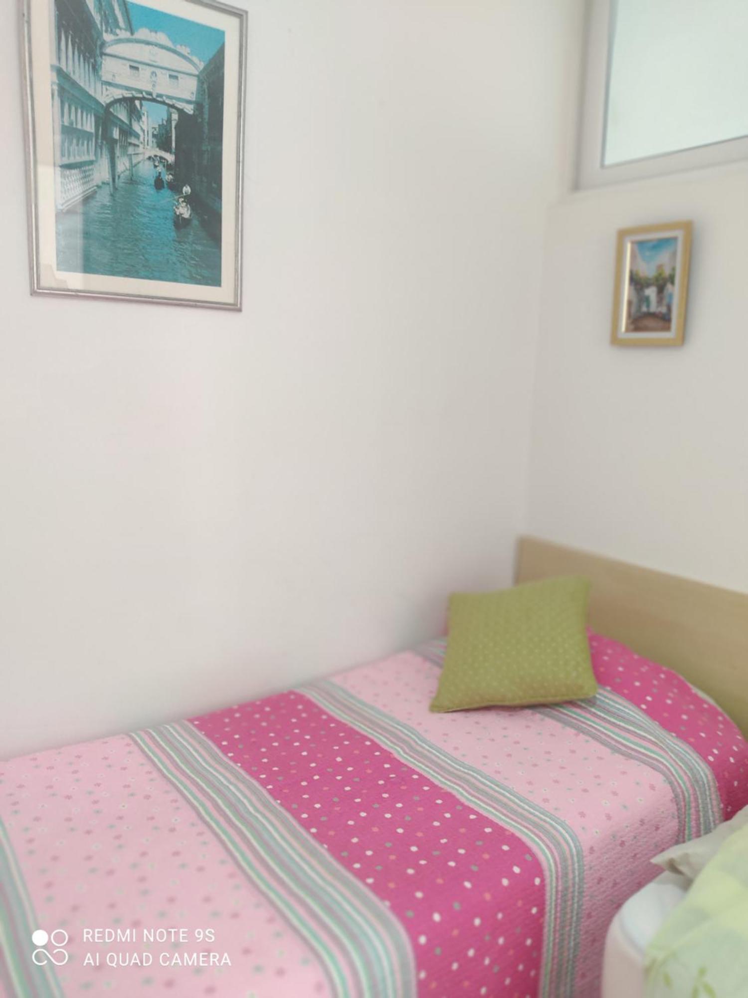 Etage De Villa Avec Jardin, Pres De L'Aireport Et Parking Prive Ariana Eksteriør billede