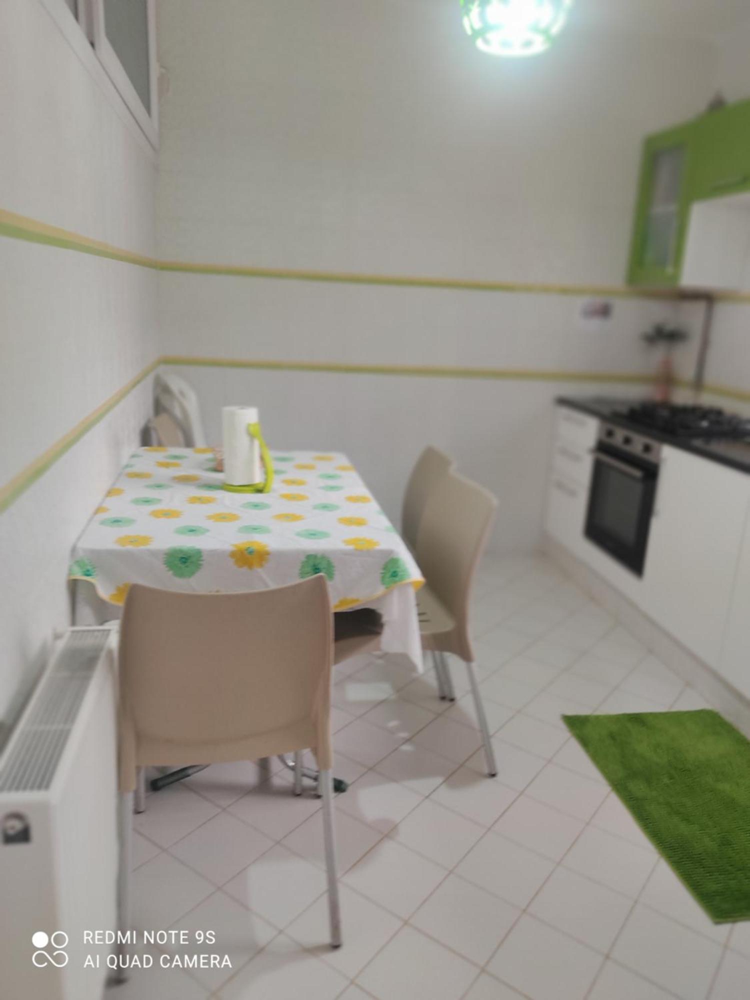 Etage De Villa Avec Jardin, Pres De L'Aireport Et Parking Prive Ariana Eksteriør billede